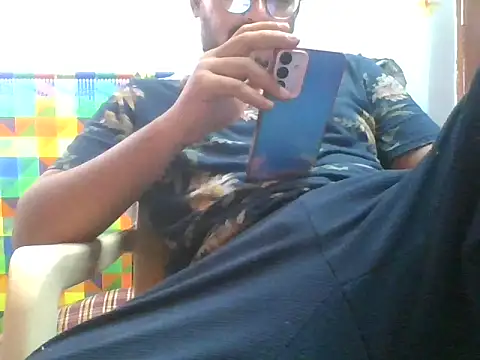 naughtymike0007 online show from September 26, 4:49 am