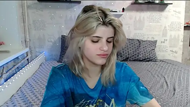 Snapshot of AleksandraFlores chatting on March 27, 5:23 pm AleksandraFlores online show from March 27, 5:23 pm