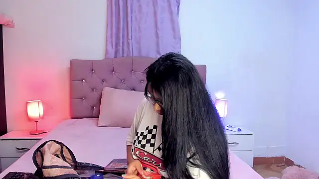 Latinabombsheell online show from September 30, 5:56 am