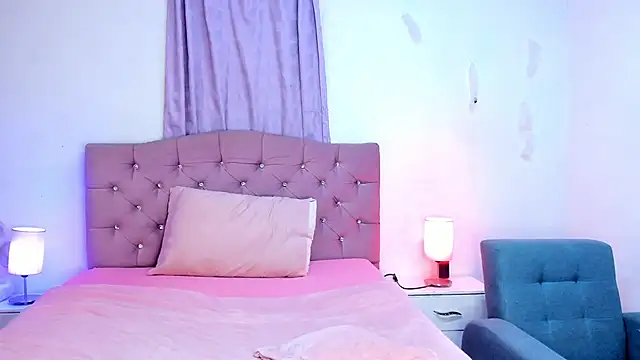 Latinabombsheell online show from December 22, 6:32 am