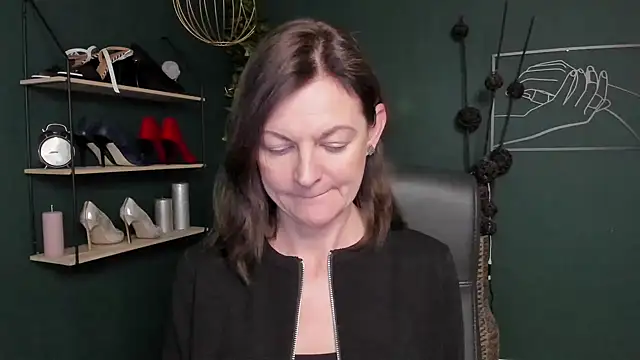 VivianWILD online show from September 30, 6:40 am