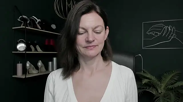 VivianWILD online show from November 5, 6:57 am