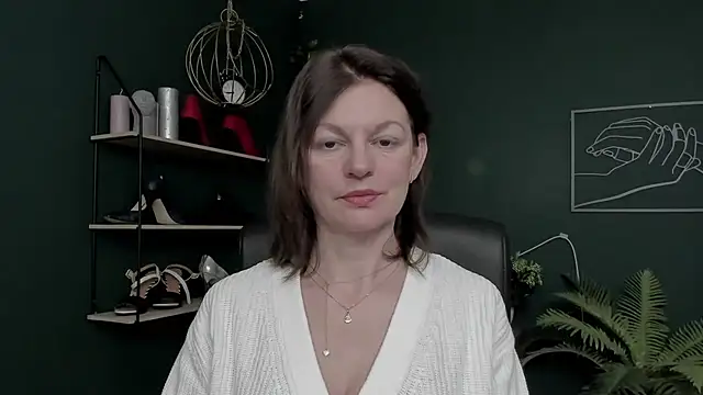 VivianWILD online show from November 25, 6:46 am