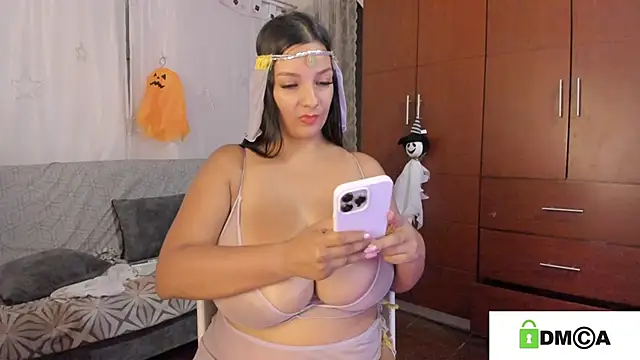 loreth J online show from October 8, 10:07 pm