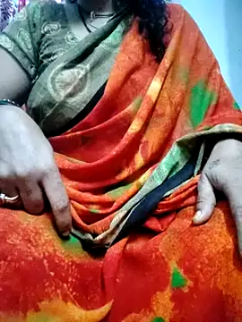 Januhot18 online show from January 5, 9:05 am