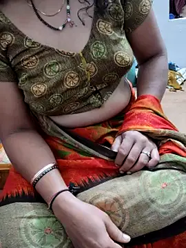 Januhot18 online show from January 5, 10:40 pm