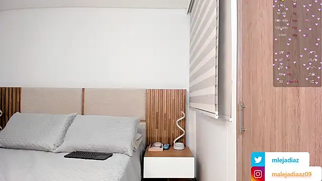 MalejaDiaz  online show from October 8, 4:04 pm