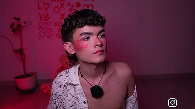 Snapshot of Angelo_018 chatting on February 15, 2:19 am Angelo 018 online show from February 15, 2:19 am