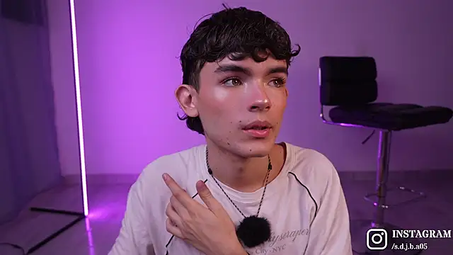 Snapshot of Angelo_018 chatting on March 4, 3:45 am Angelo 018 online show from March 4, 3:45 am