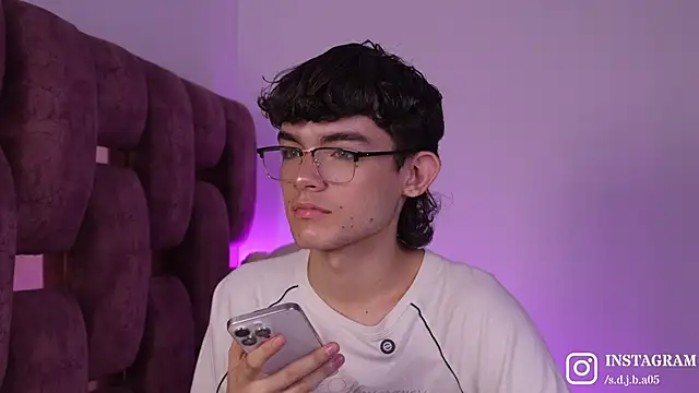 Snapshot of Angelo_018 chatting on March 29, 1:27 am Angelo 018 online show from March 29, 1:27 am