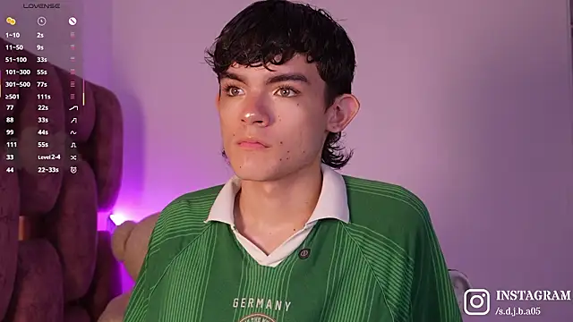 Snapshot of Angelo_018 chatting on March 30, 3:18 am Angelo 018 online show from March 30, 3:18 am