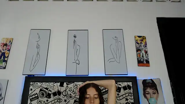 Rihana14 online show from May 5, 9:23 pm