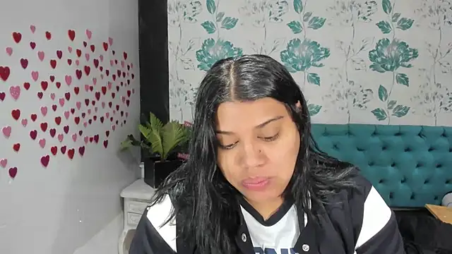LindaBreeS online show from February 3, 1:51 pm