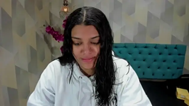 LindaBreeS online show from October 25, 1:29 pm