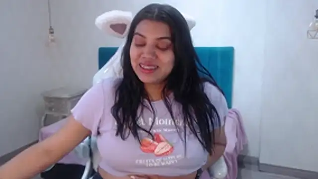 Snapshot of LindaBreeS chatting on November 29, 10:07 am LindaBreeS online show from November 29, 10:07 am