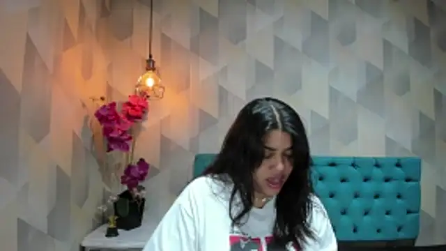 LindaBreeS online show from March 22, 2:42 pm