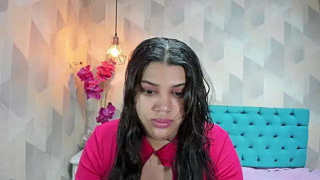LindaBreeS online show from June 19, 1:37 pm
