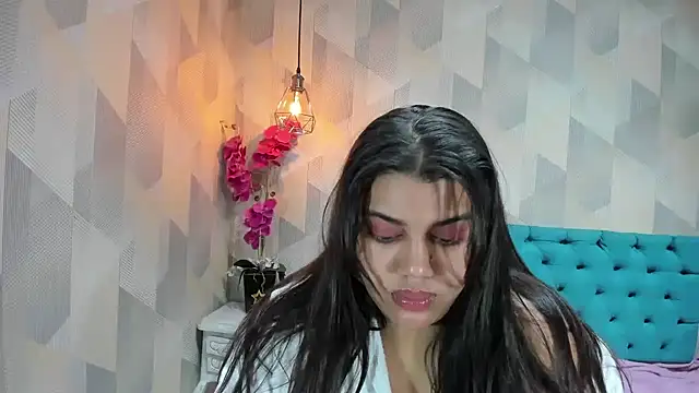 LindaBreeS online show from July 3, 3:46 am