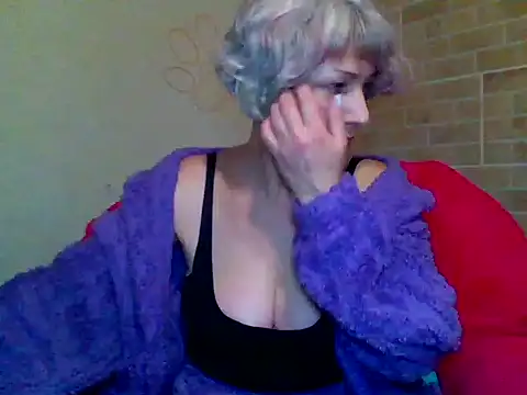 Snapshot of Lorie_Carrie chatting on December 28, 3:26 pm Lorie Carrie online show from December 28, 3:26 pm