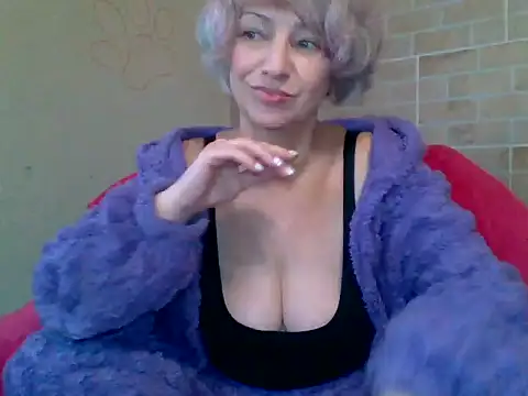 Snapshot of Lorie_Carrie chatting on January 9, 11:03 am Lorie Carrie online show from January 9, 11:03 am