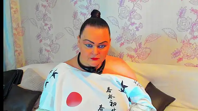 Snapshot of MilanaBiegert chatting on December 15, 1:11 pm MilanaBiegert online show from December 15, 1:11 pm