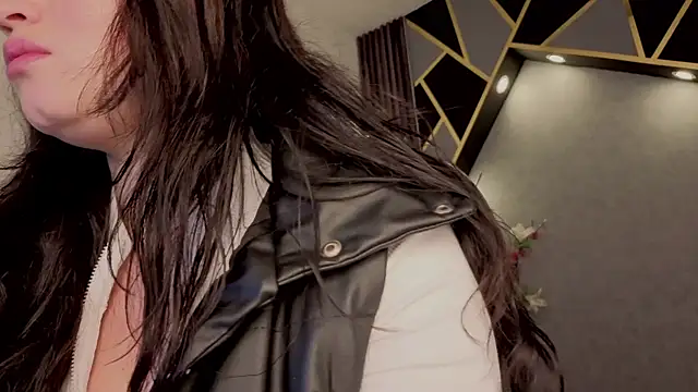 Snapshot of almma_shy chatting on September 12, 1:11 pm almma shy online show from September 12, 1:11 pm