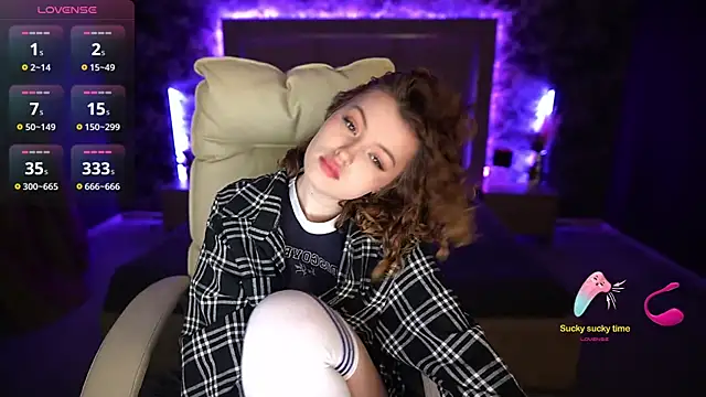 YesPussyClover online show from February 8, 8:53 pm