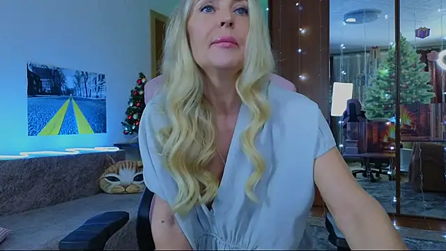 Snapshot of amelia_blondy chatting on January 11, 2:58 pm amelia blondy online show from January 11, 2:58 pm