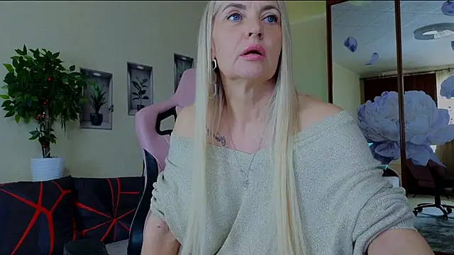 Snapshot of amelia_blondy chatting on March 20, 9:59 am amelia blondy online show from March 20, 9:59 am