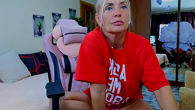 Snapshot of amelia_blondy chatting on September 16, 11:22 am amelia blondy online show from September 16, 11:22 am