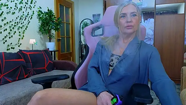 amelia blondy online show from February 13, 12:56 pm