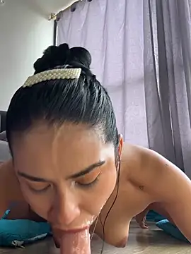 Snapshot of Nikothyna chatting on April 15, 7:58 pm Nikothyna online show from April 15, 7:58 pm