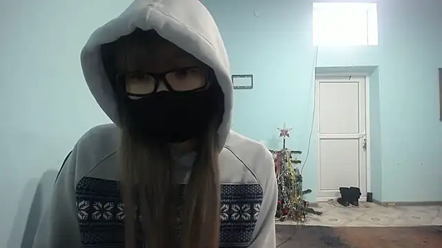 elllaaxx online show from December 20, 5:04 am