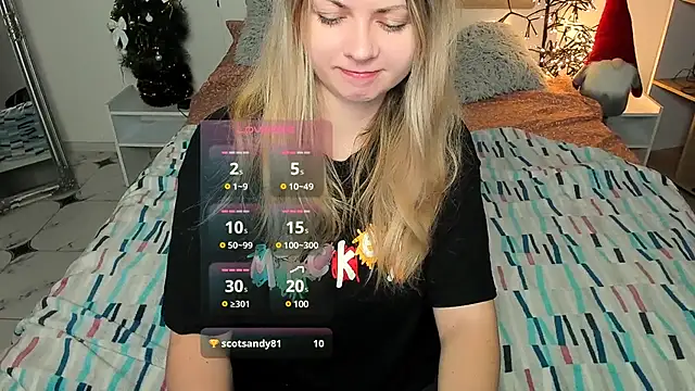 Snapshot of SmilingEmily_ chatting on December 15, 7:35 am SmilingEmily online show from December 15, 7:35 am