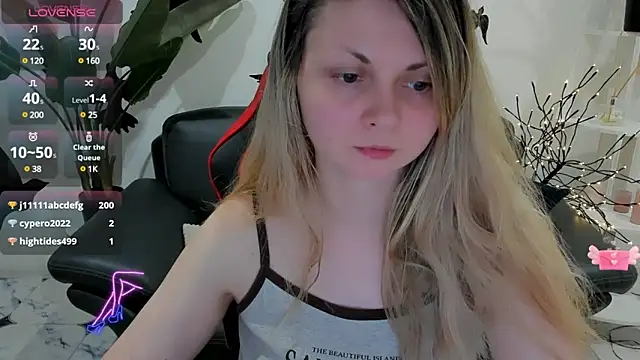 Snapshot of SmilingEmily_ chatting on January 18, 7:59 am SmilingEmily online show from January 18, 7:59 am