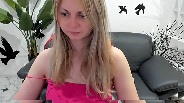 Snapshot of SmilingEmily_ chatting on January 29, 7:25 am SmilingEmily online show from January 29, 7:25 am