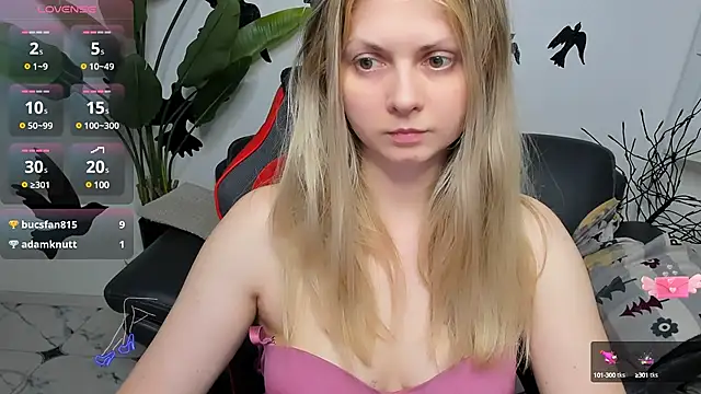 Snapshot of SmilingEmily_ chatting on February 7, 9:37 am SmilingEmily online show from February 7, 9:37 am