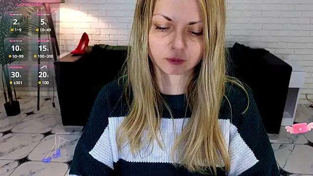 Snapshot of SmilingEmily_ chatting on March 4, 10:46 am SmilingEmily online show from March 4, 10:46 am
