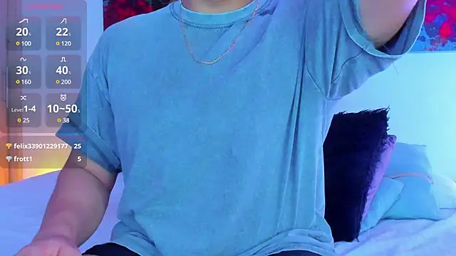 Snapshot of arminjones1 chatting on February 5, 3:34 am arminjones1 online show from February 5, 3:34 am