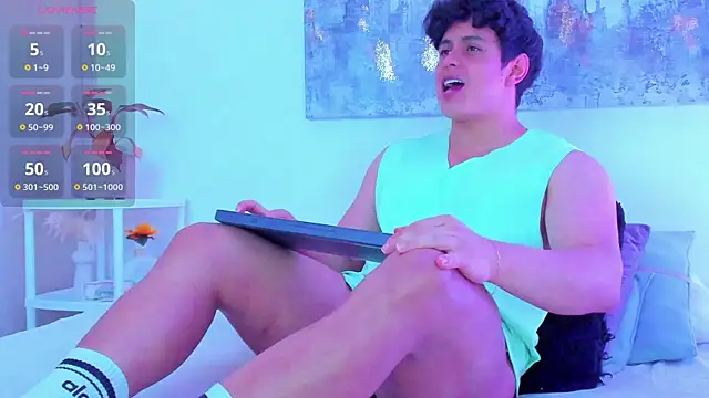 Snapshot of arminjones1 chatting on October 28, 3:43 am arminjones1 online show from October 28, 3:43 am