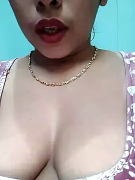 Snapshot of sexyindi_couple chatting on December 8, 5:01 pm sexyindi couple online show from December 8, 5:01 pm