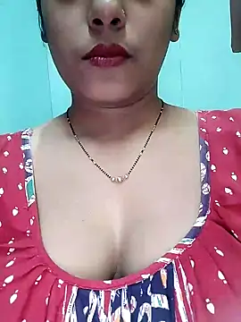 Snapshot of sexyindi_couple chatting on December 14, 6:24 am sexyindi couple online show from December 14, 6:24 am