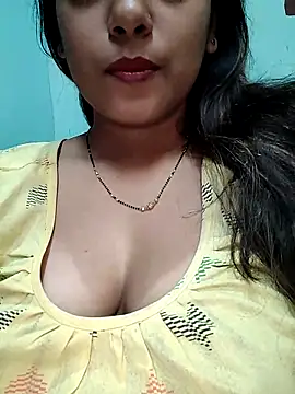 Snapshot of sexyindi_couple chatting on March 5, 5:29 pm sexyindi couple online show from March 5, 5:29 pm