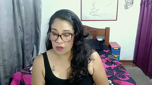 Snapshot of Mistresskloe01 chatting on October 6, 12:24 pm Mistresskloe01 online show from October 6, 12:24 pm