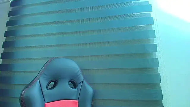 Snapshot of Naughty_Kittenm chatting on February 18, 10:33 am Naughty Kittenm online show from February 18, 10:33 am