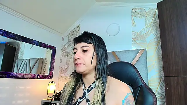 Snapshot of Naughty_Kittenm chatting on February 27, 11:43 am Naughty Kittenm online show from February 27, 11:43 am