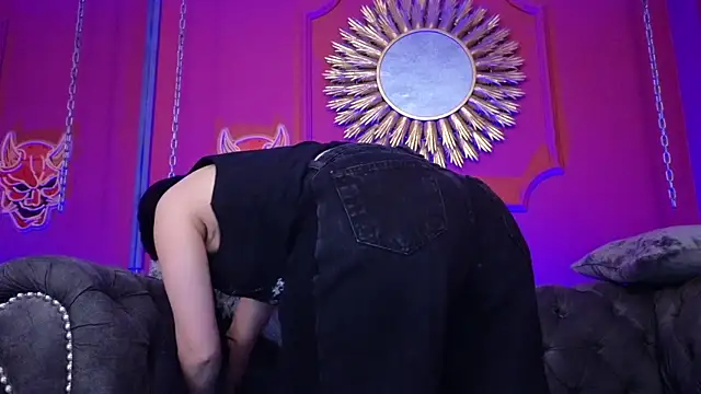 Julieta Russell online show from March 27, 12:05 pm