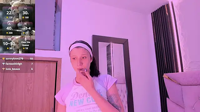 Snapshot of laurem-paulette chatting on September 23, 7:50 pm laurem-paulette online show from September 23, 7:50 pm