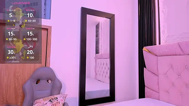 Snapshot of laurem-paulette chatting on October 4, 6:50 pm laurem-paulette online show from October 4, 6:50 pm