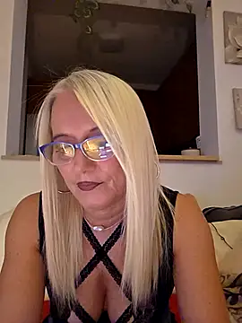 Snapshot of kikkastar chatting on October 9, 7:34 pm kikkastar online show from October 9, 7:34 pm